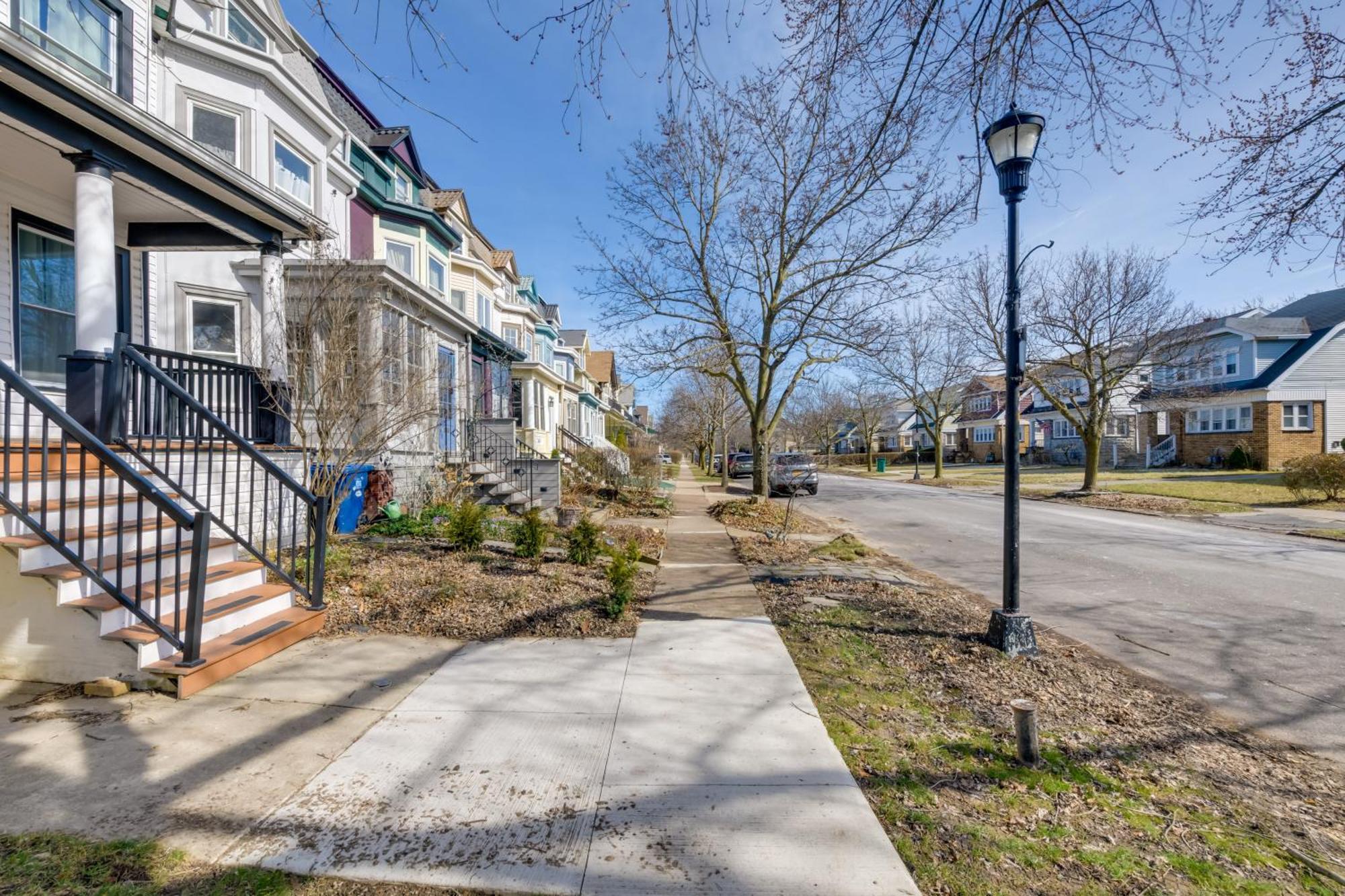 Historic Buffalo Row House Near Delaware Park Exterior foto